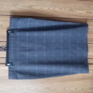 Torrid grey and red pencil skirt women's size 3 used.